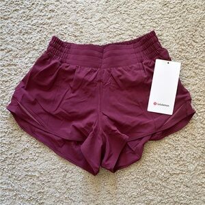 Lululemon - Womens Hotty Hot Short 2.5" Size 4 Reg Burgundy - Lined Athletic Run